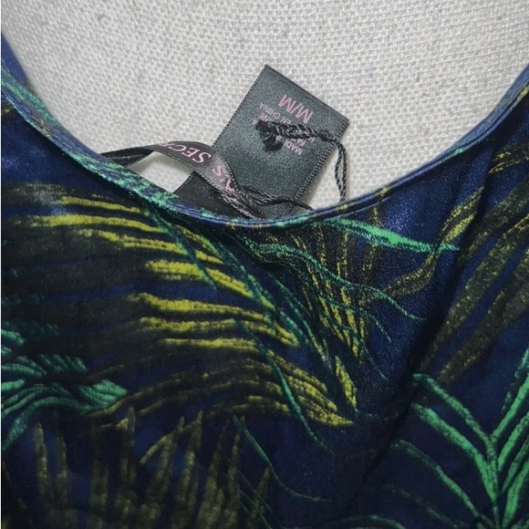 NWOT Victoria’s Secret Navy Palm Leaf Lace Silky Nightie Chemise Slip - Picture 6 of 8